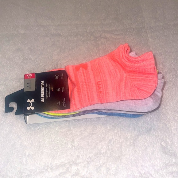 ❤️NEW!!!❤️ Under Armour Essential Light lweight 6 pairs in a pack. No show. - Picture 12 of 12